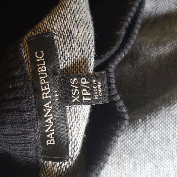 Banana Republic Poncho - Picture 7 of 11